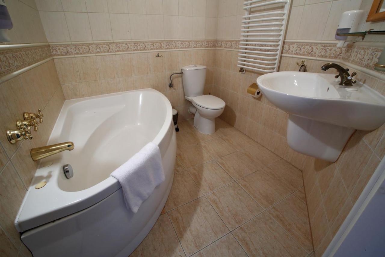 Palac Spichrz Borcz Экстерьер фото
